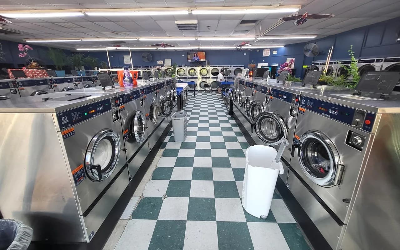 Dallas Fully Equipped Laundromat for Sale
