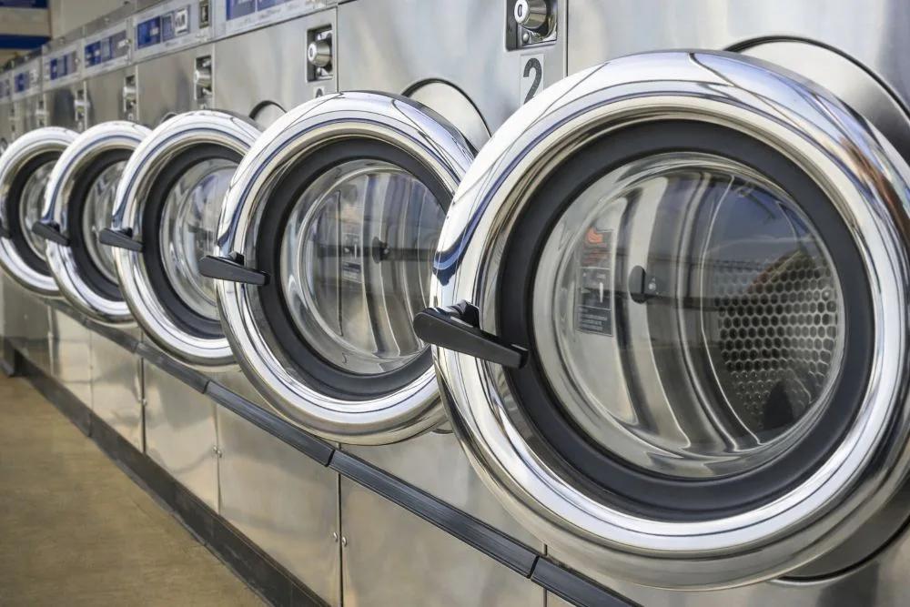 30 Year PHX Laundromat w/Low Rent, Growth Poten.
